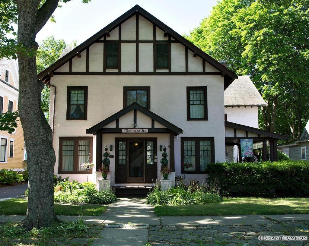 Rosewood Inn Corning Exterior photo